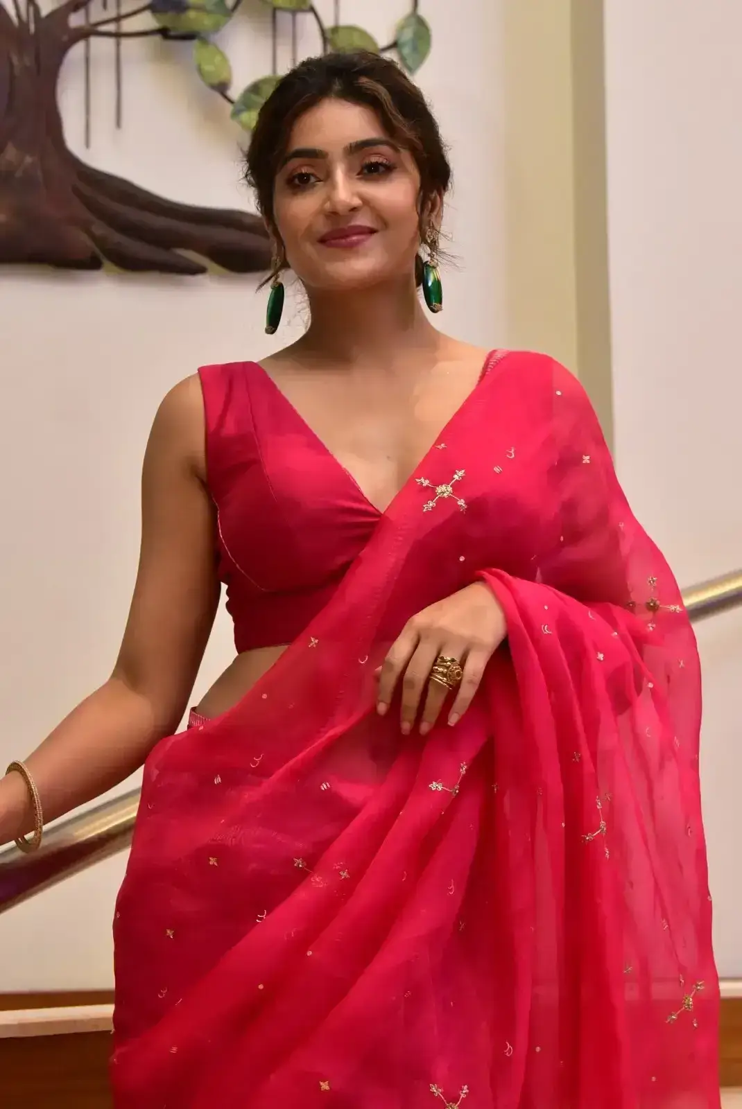 INDIAN ACTRESS AVANTIKA MISHRA IMAGES IN RED COLOUR SAREE 21